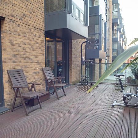 Spacious 1 Bed Apartment With Workspace, Coffee & Free Secure Parking Birmingham Exterior photo