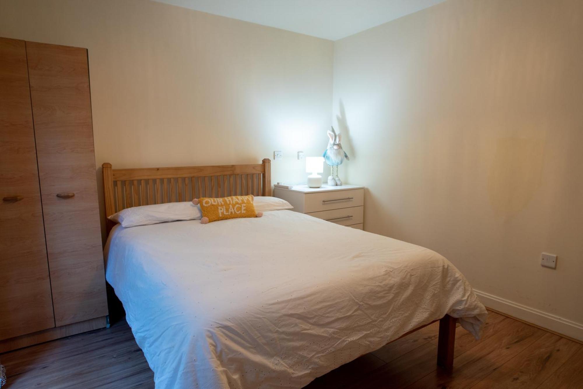 Spacious 1 Bed Apartment With Workspace, Coffee & Free Secure Parking Birmingham Exterior photo