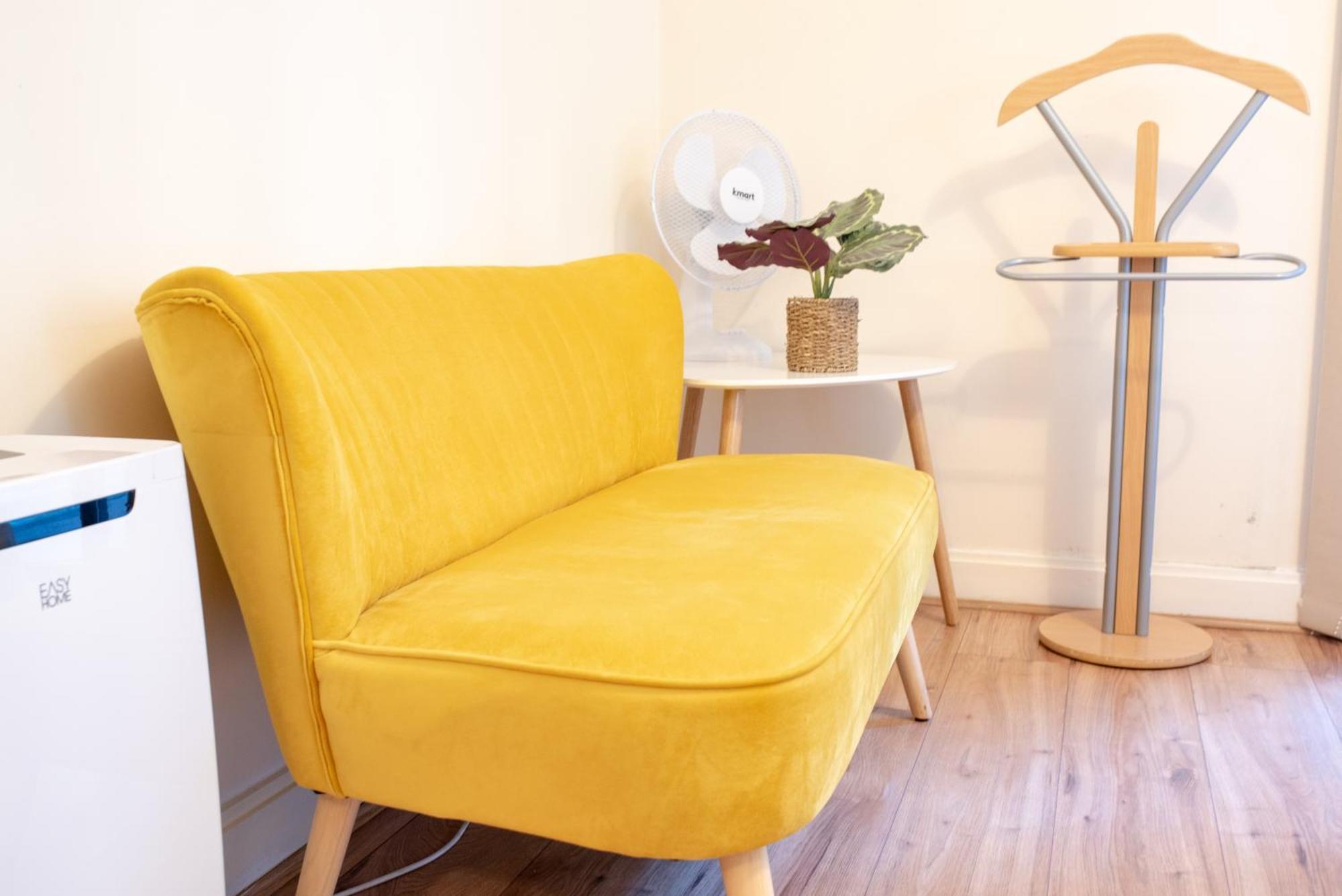 Spacious 1 Bed Apartment With Workspace, Coffee & Free Secure Parking Birmingham Exterior photo