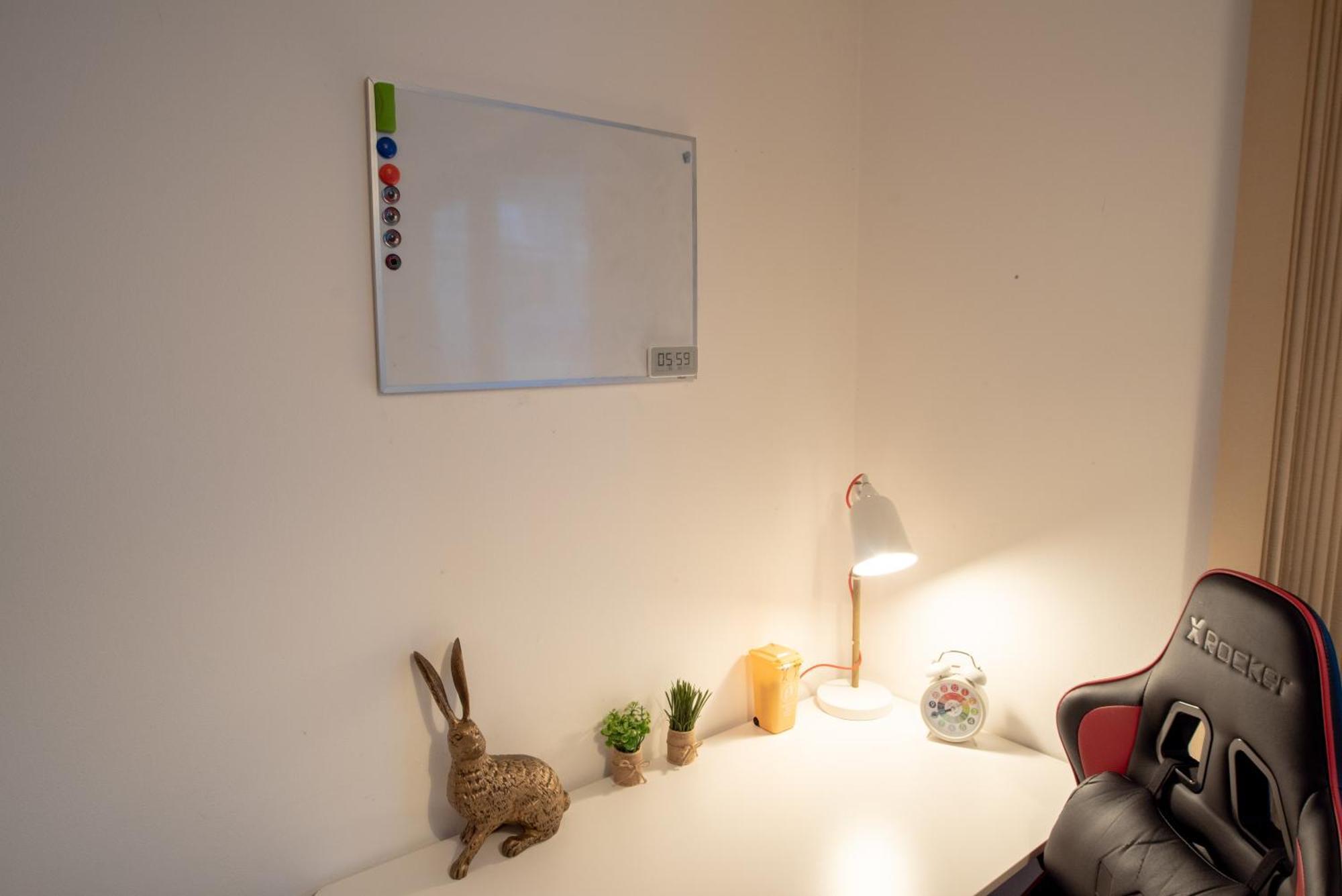 Spacious 1 Bed Apartment With Workspace, Coffee & Free Secure Parking Birmingham Exterior photo