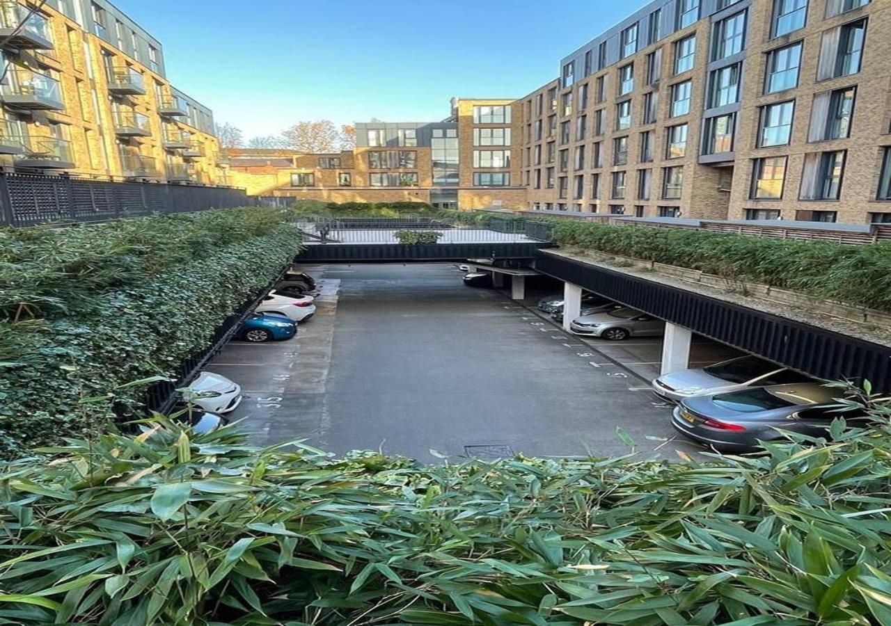 Spacious 1 Bed Apartment With Workspace, Coffee & Free Secure Parking Birmingham Exterior photo